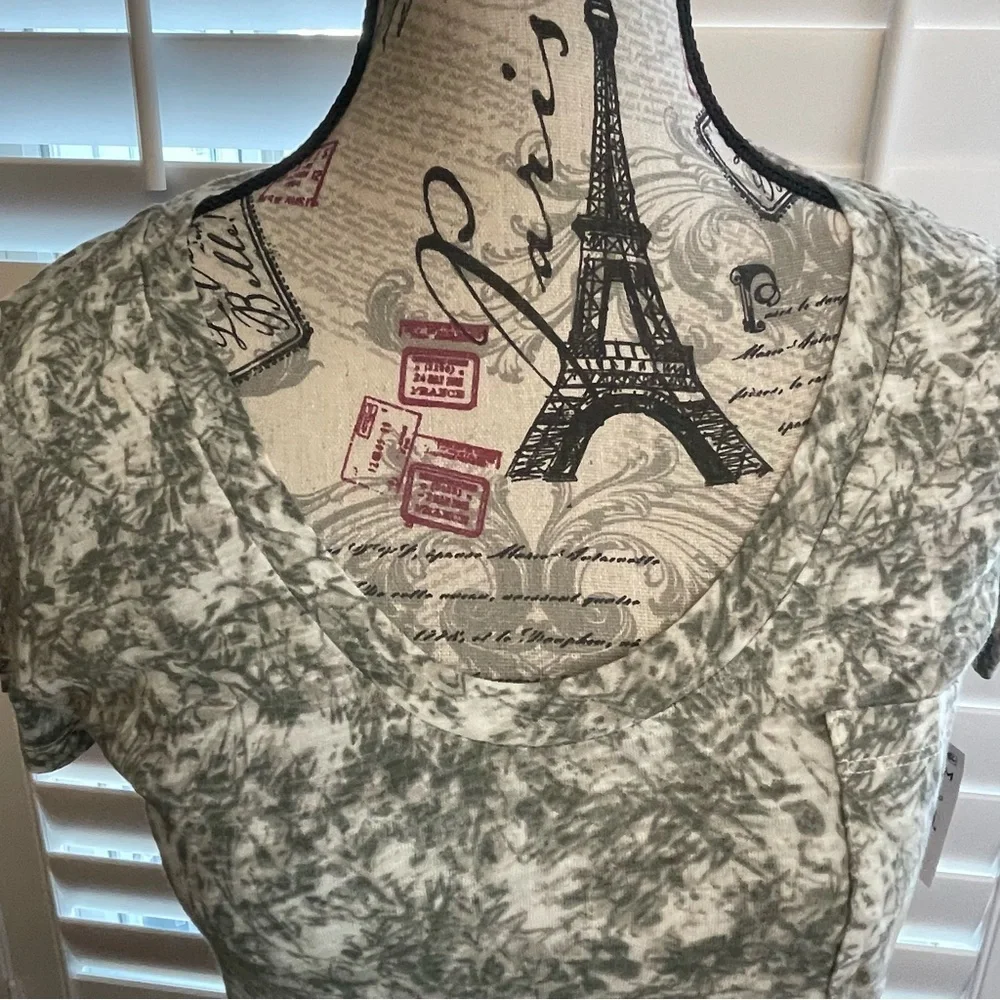 Caslon Olive and White foliage pattern Short Sleeve Tee - Picture 3 of 5